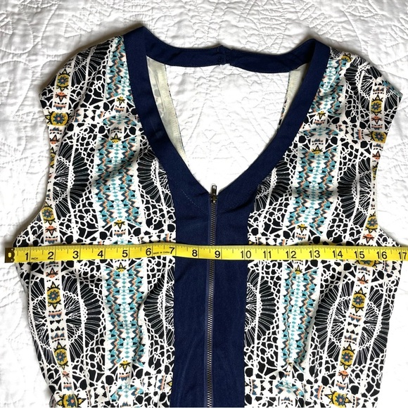 Adelyn Rae | Sleeveless Print Mini Dress | Women’s Size 6 | Navy & Multi pattern - Picture 6 of 12